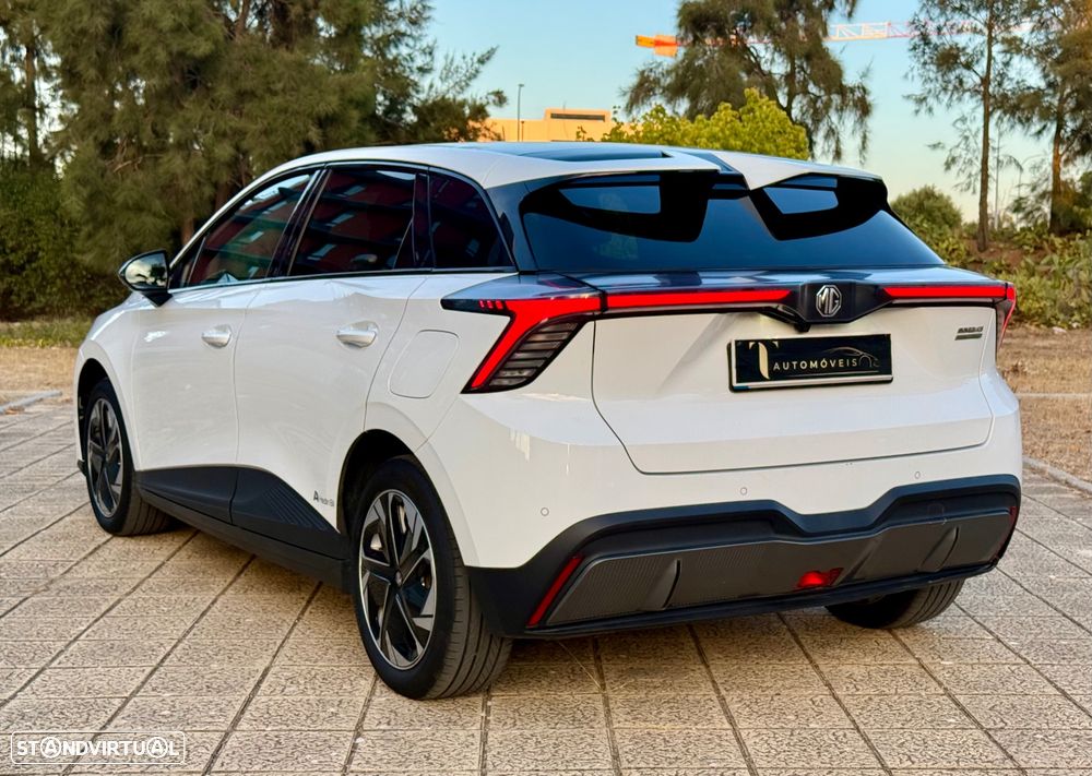 MG MG4 64 kWh Luxury - 10
