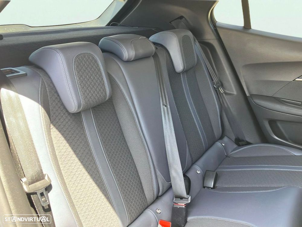 Peugeot 2008 1.5 BlueHDi Allure EAT8 - 16