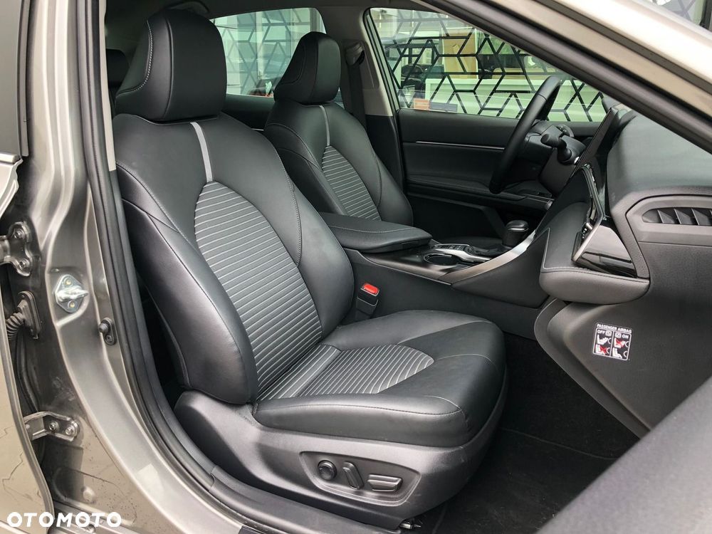 Toyota Camry 2.5 Hybrid Prestige CVT - 25