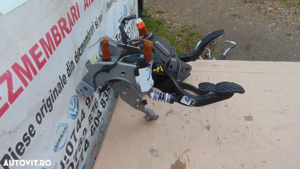 Pedalier Nissan Qashqai 2013-2021 pedale frana ambreiaj acceleratie dezmembrez - 2