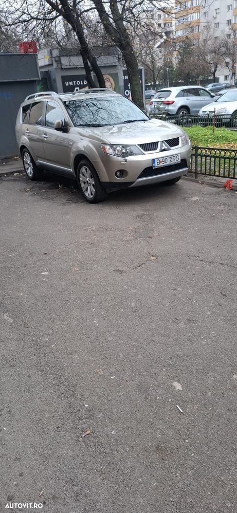 Mitsubishi Outlander - 5