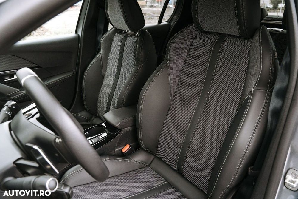 Peugeot 208 - 14