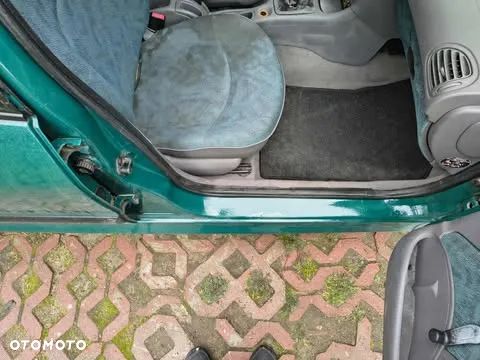 Peugeot 206 - 7