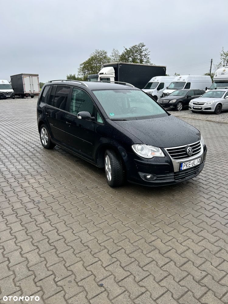 Volkswagen Touran 2.0 TDI Highline - 2