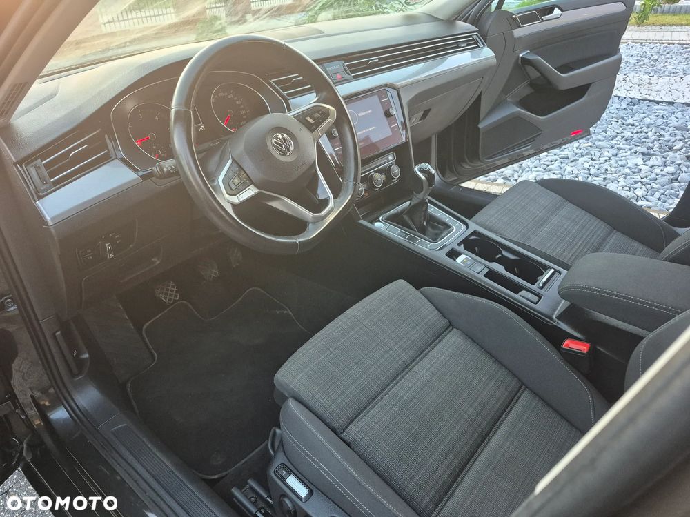 Volkswagen Passat 2.0 TDI (BlueMotion Technology) Comfortline - 16