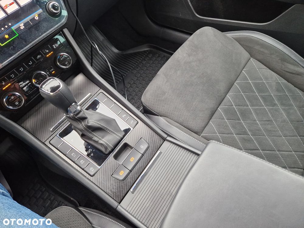 Skoda Superb 2.0 TDI SCR Sportline DSG - 31