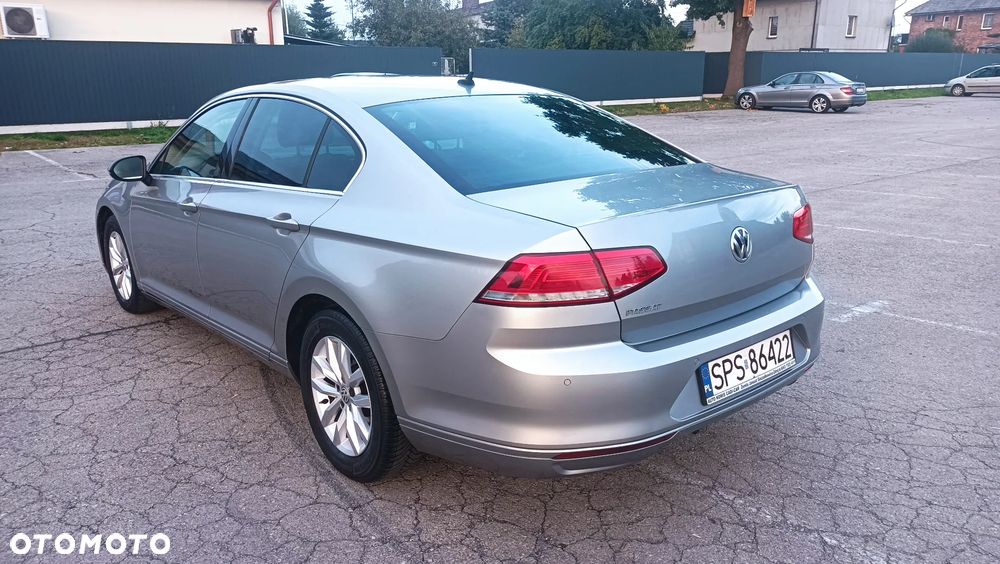 Volkswagen Passat 2.0 TDI (BlueMotion Technology) Comfortline - 9