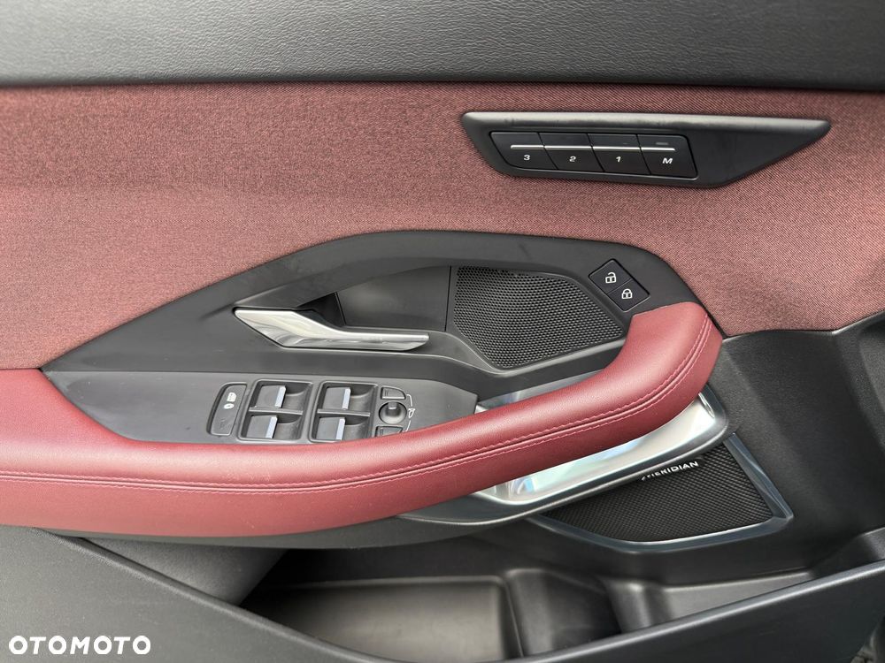 Jaguar E-Pace 2.0 P250 mHEV AWD R-Dynamic HSE - 15