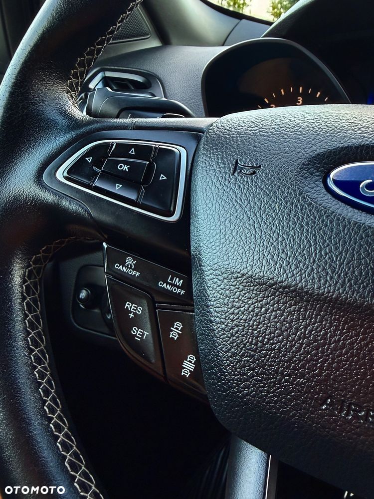 Ford Kuga 2.0 TDCi 4x4 ST-Line - 40