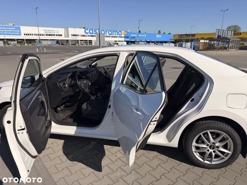 Toyota Corolla 1.6 Active EU6 - 17