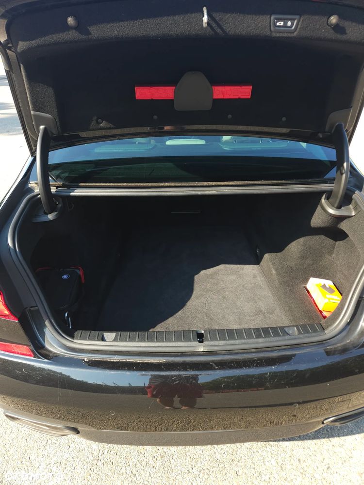 BMW Seria 7 750i xDrive - 12