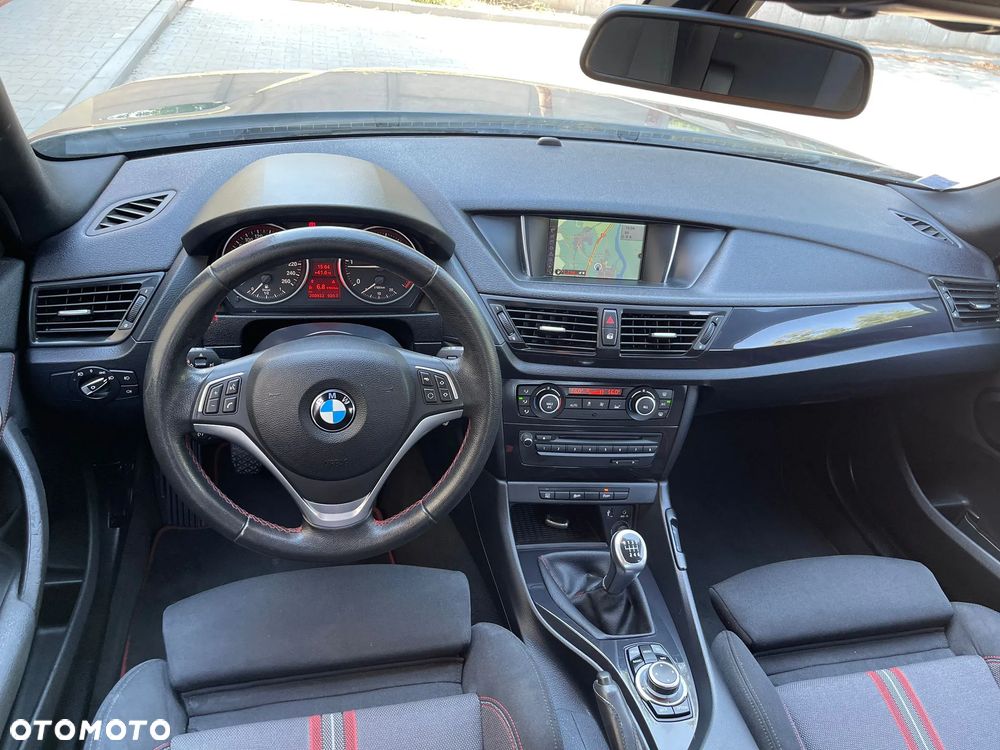 BMW X1 sDrive16d xLine - 11
