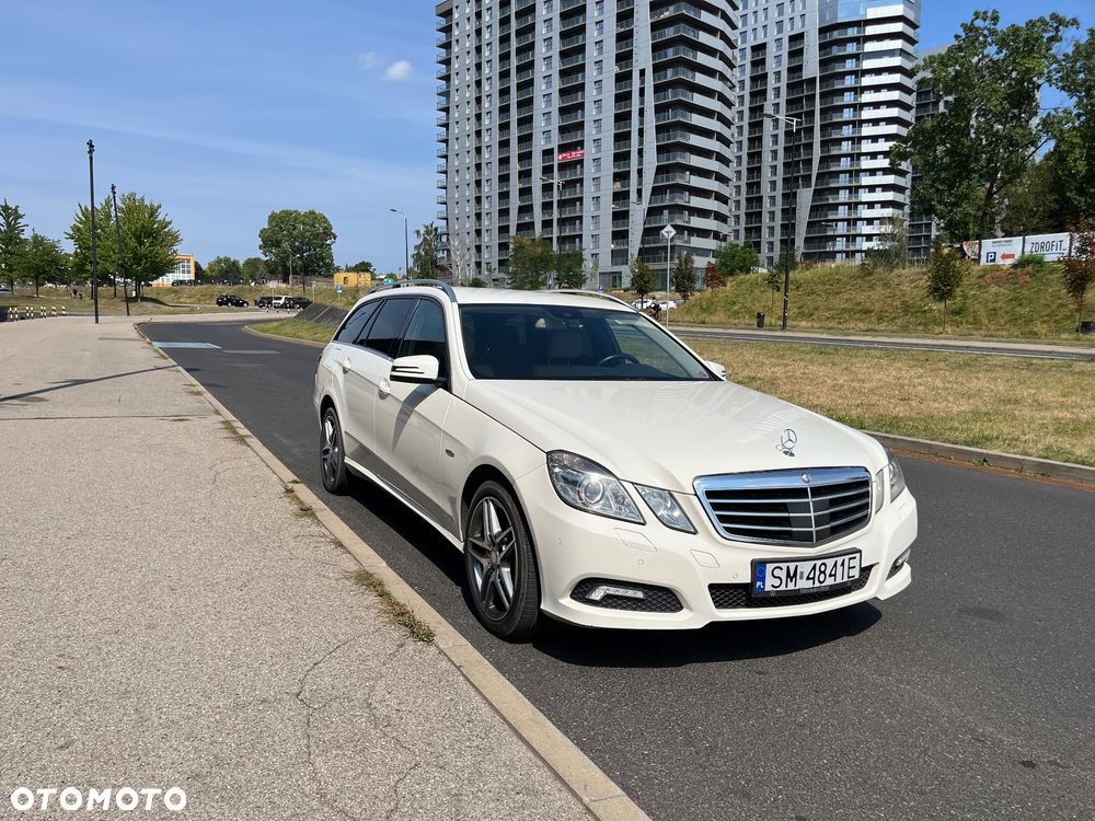 Mercedes-Benz Klasa E 350 CDI 4-Matic BlueEff Avantgarde - 3