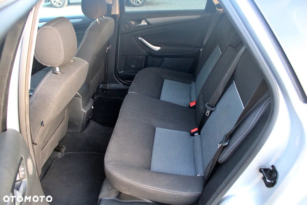 Ford Mondeo 2.0 TDCi Ghia X - 21