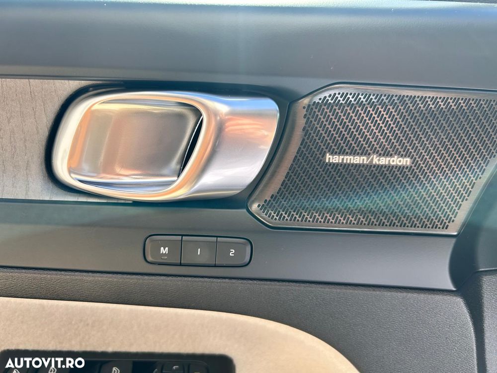 VOLVO XC40 2025 — imagine 9