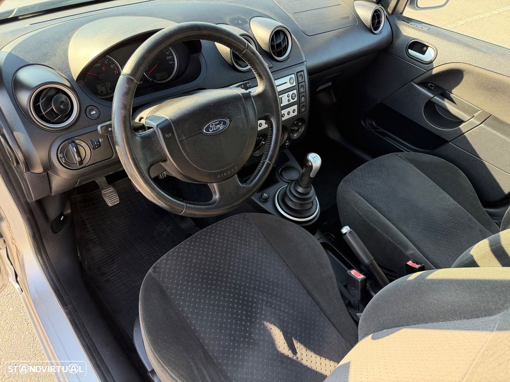 Ford Fiesta 1.25 Ghia - 5