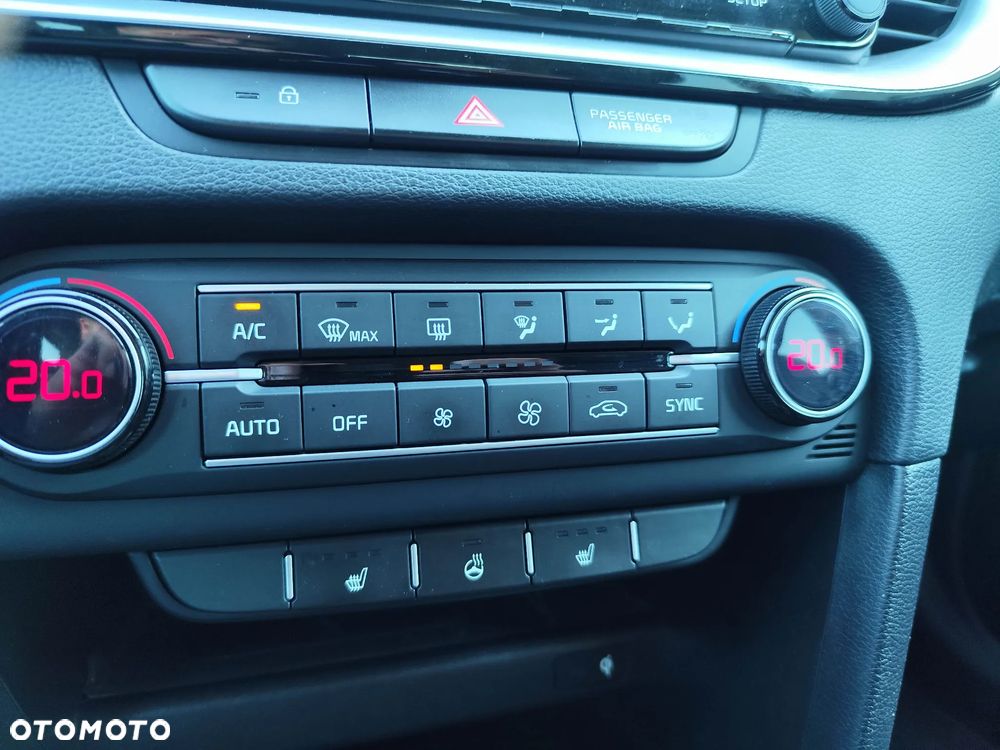 Kia Ceed 1.6 CRDi mHEV Business Line - 10