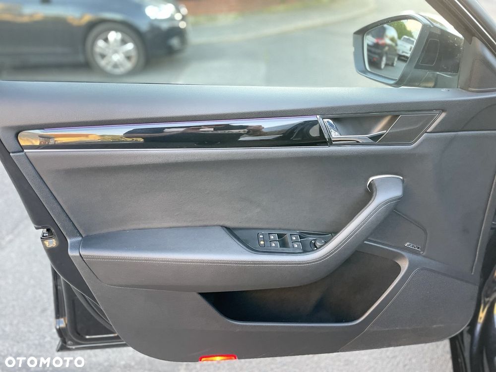 Skoda Superb 2.0 TDI SCR L&K DSG - 26