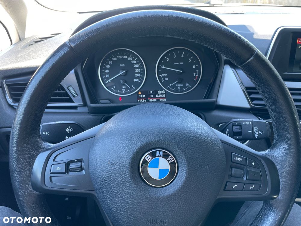 BMW Seria 2 218i - 25