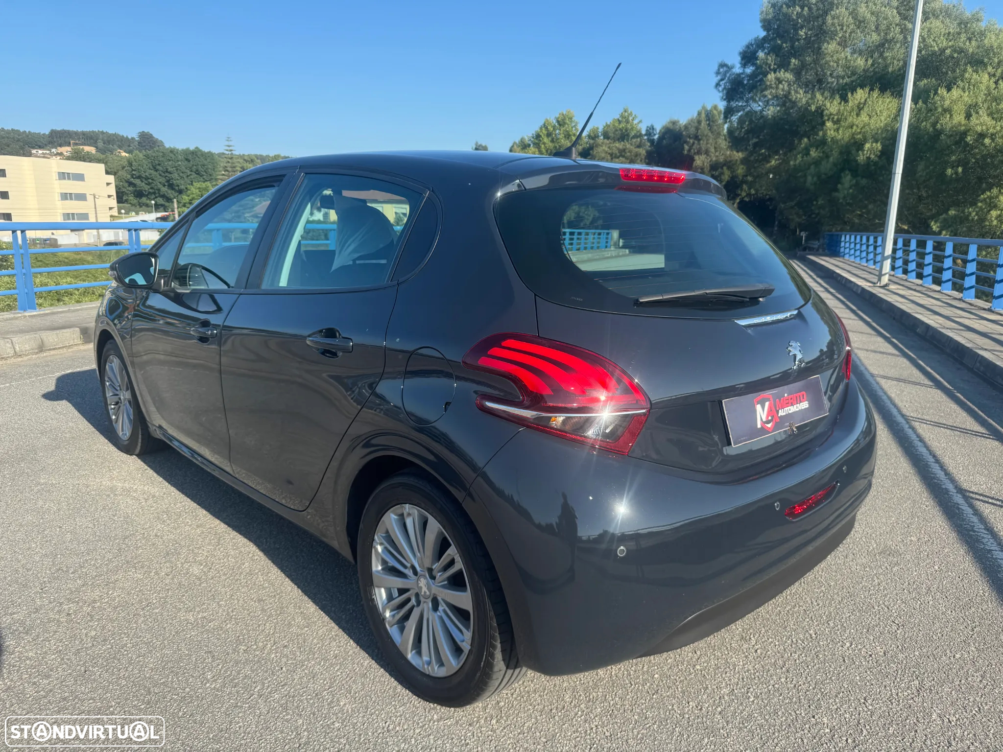 Peugeot 208 PureTech 68 Like - 4