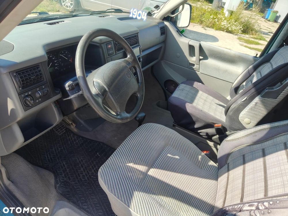 Volkswagen Multivan - 3