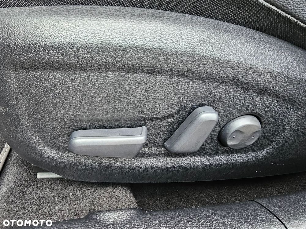 Kia ProCeed 1.4 T-GDI DCT7 OPF GT LINE - 30