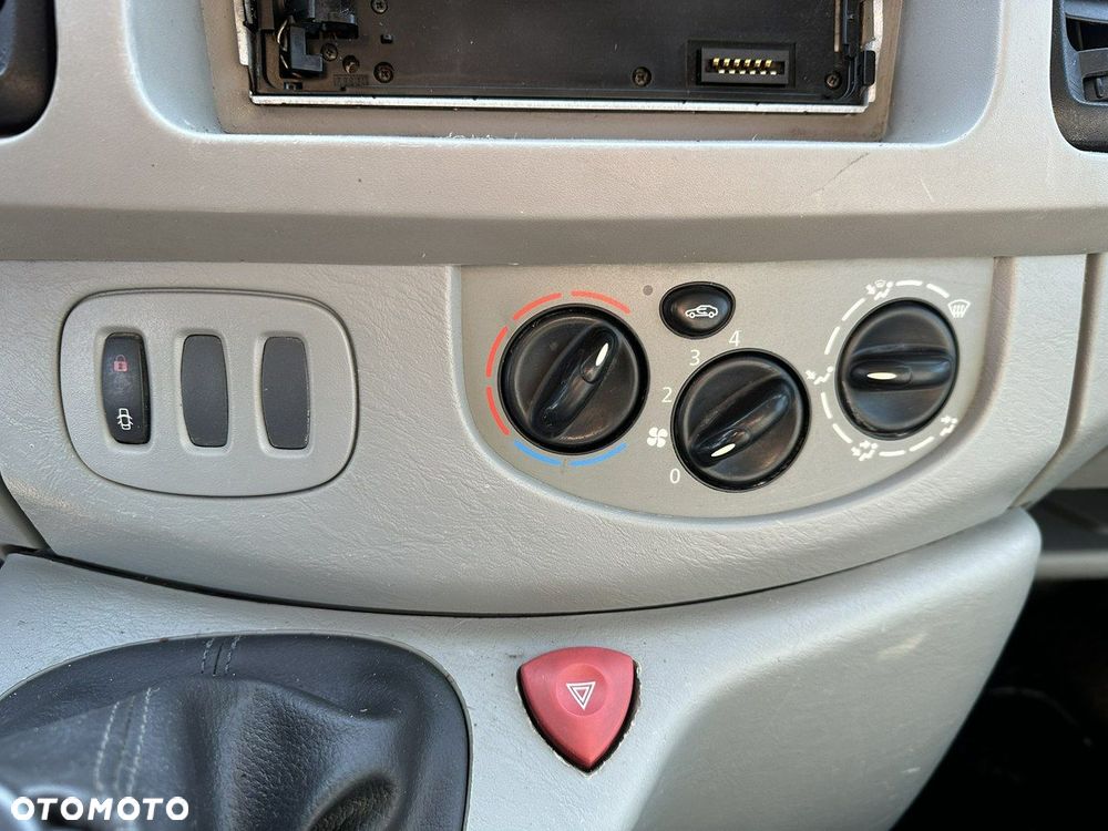 Opel Vivaro - 25