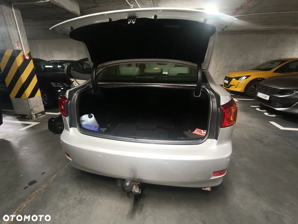 Lexus IS 220 D Prestige - 13