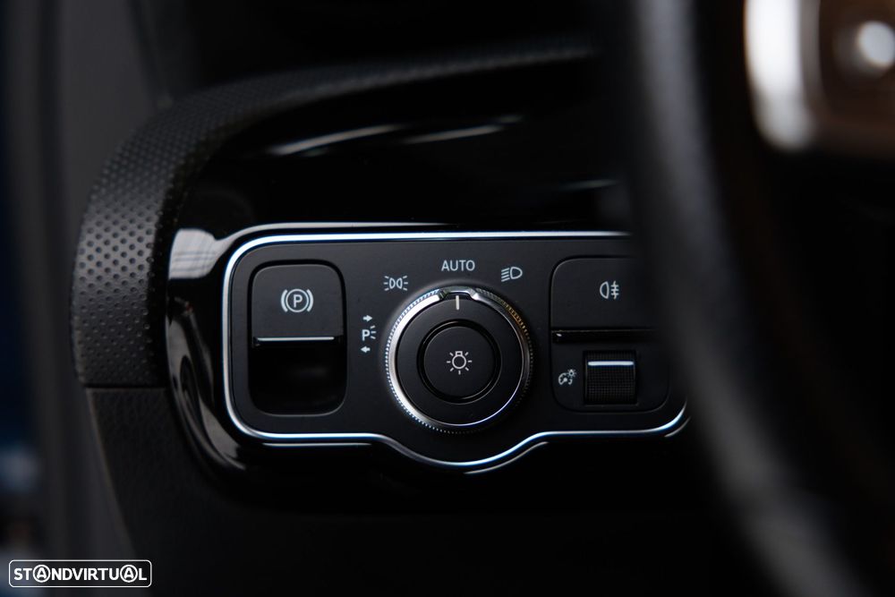 Mercedes-Benz A 250 - 21