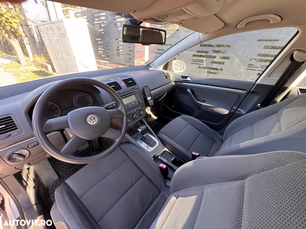 Volkswagen Golf 1.6 Comfortline Aut - 5