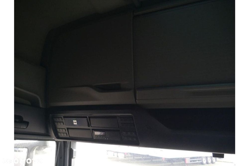 MAN Vehicle Tractor 4x2 Standard - 16