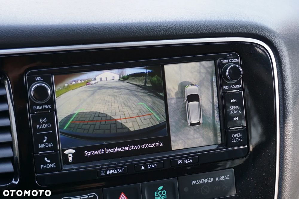 Mitsubishi Outlander 2.0 4WD Plus - 32