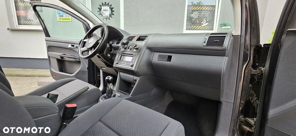 Volkswagen Touran - 17