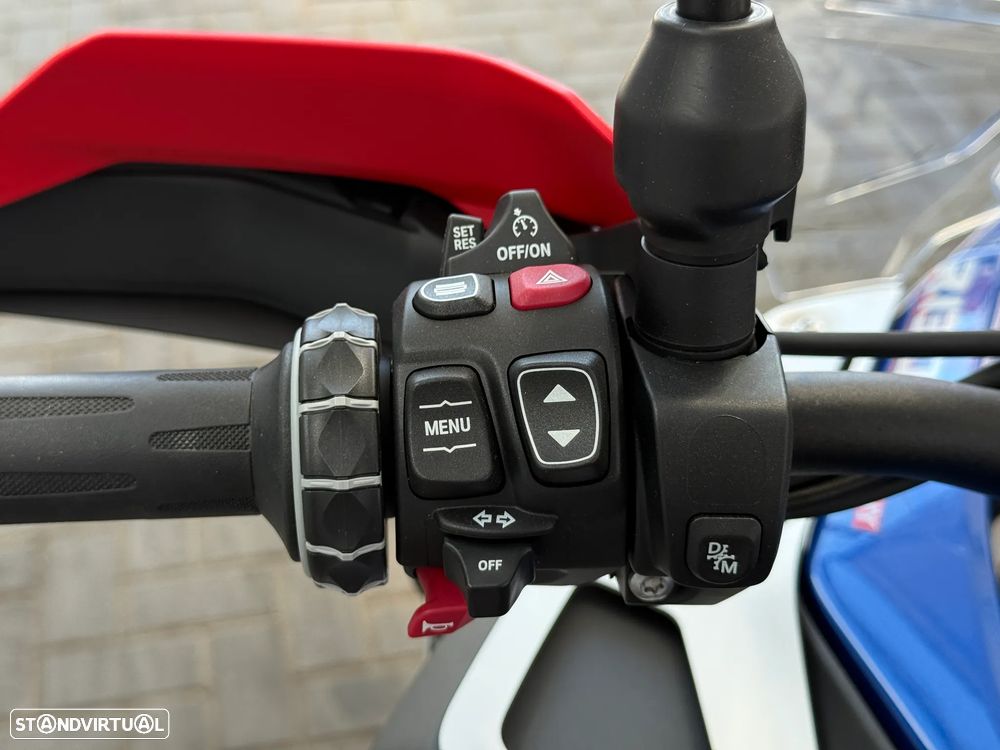 BMW R 1300 GS Adventure Trophy - 12