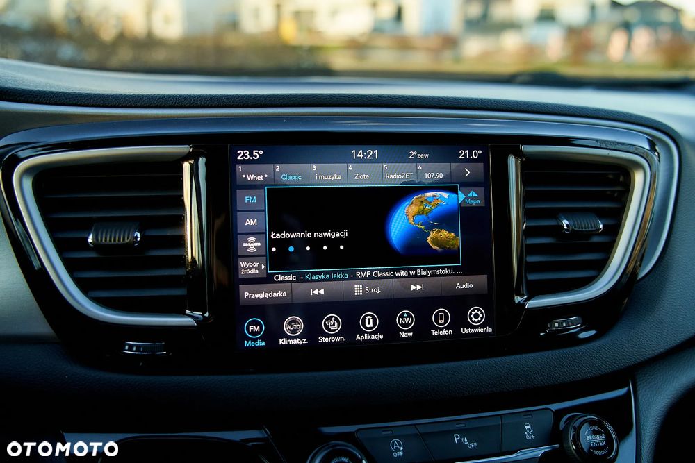 Chrysler Pacifica - 16