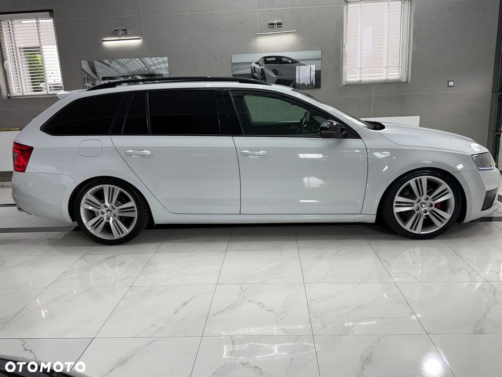 Skoda Octavia 2.0 TDI DSG RS - 9