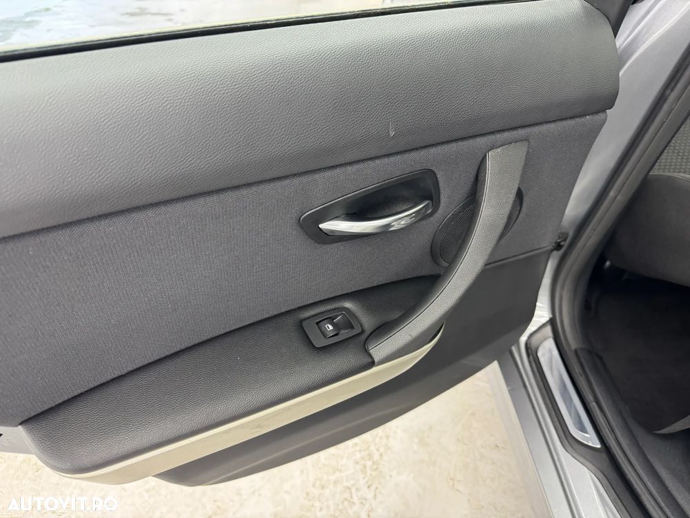 BMW Seria 3 320d DPF Aut. Edition Sport - 17
