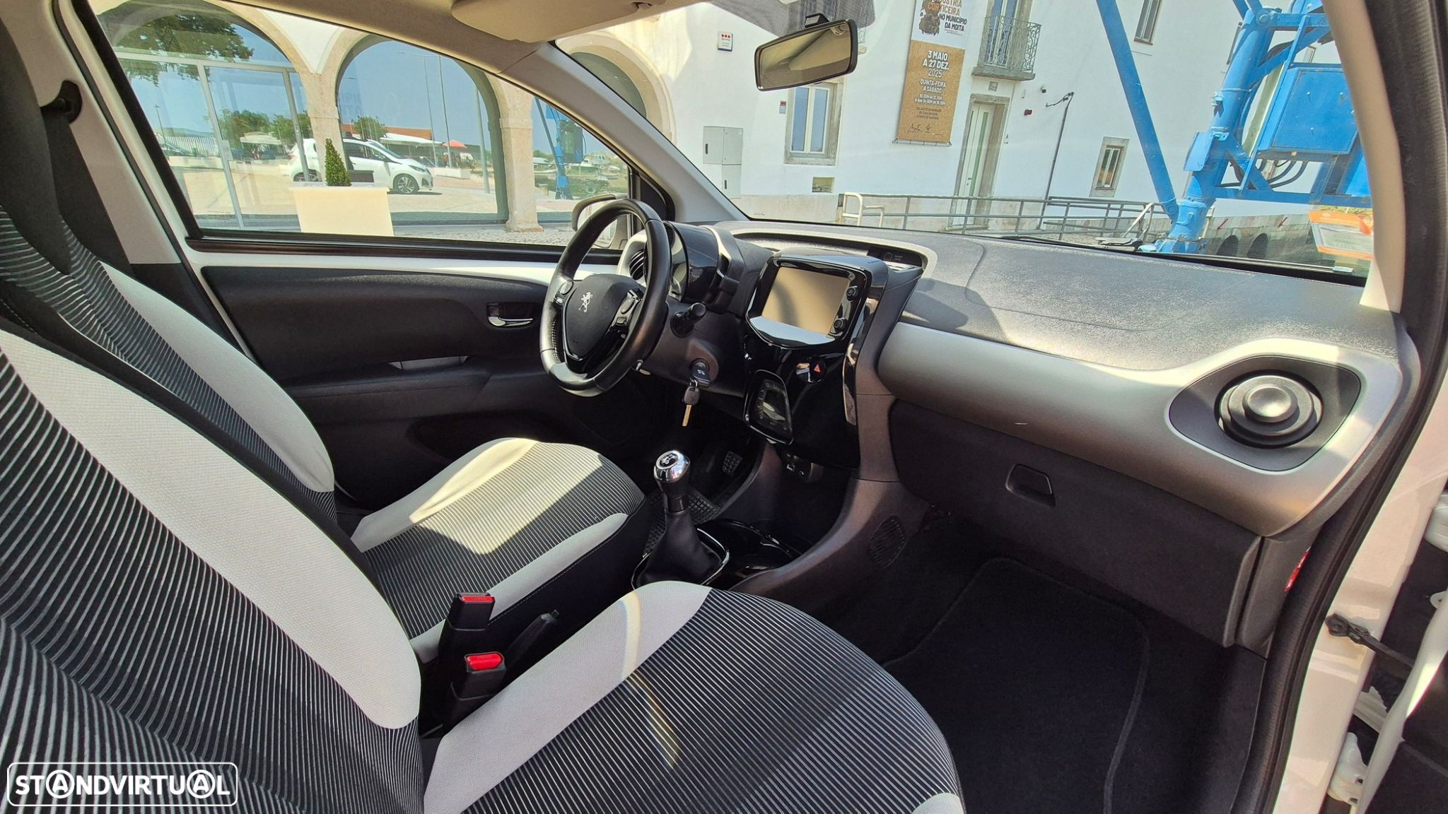 Peugeot 108 Top! 1.2 PureTech Allure - 15
