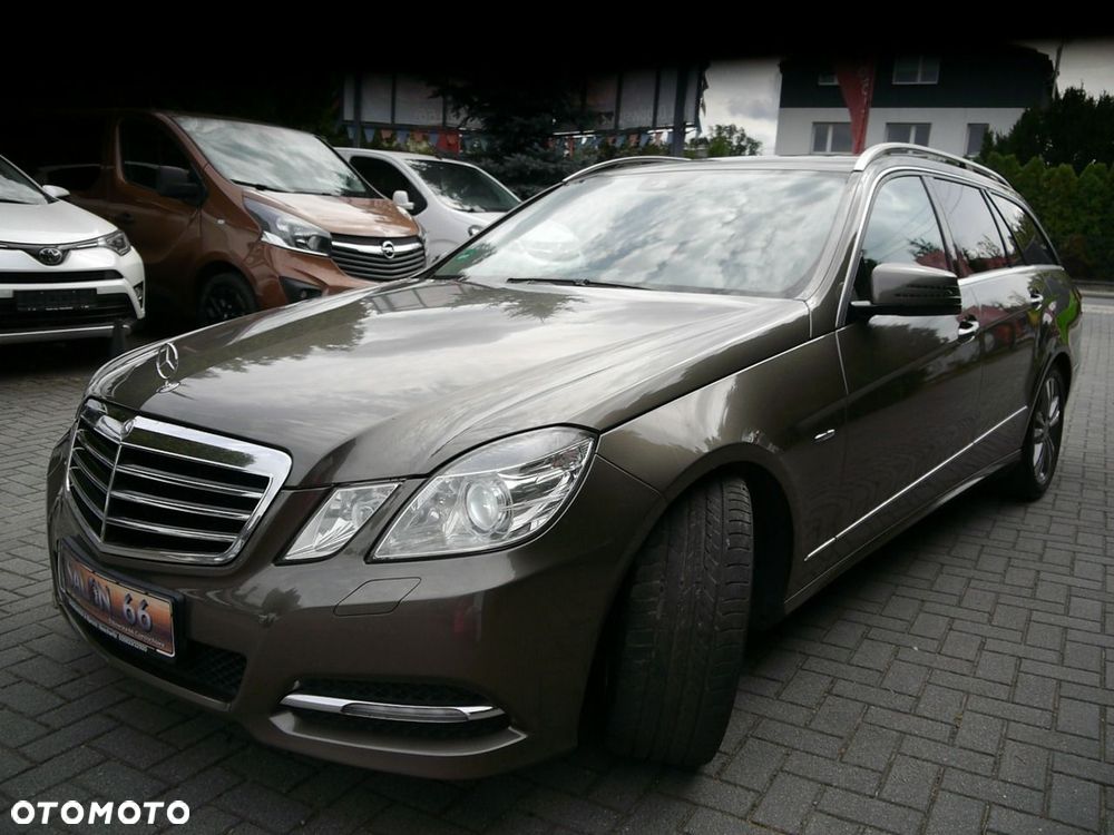 Mercedes-Benz Klasa E 200 CGI BlueEFFICIENCY 7G-TRONIC Avantgarde - 7