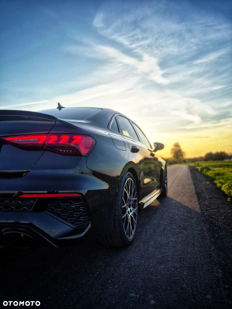 Audi RS3 Limousine - 8