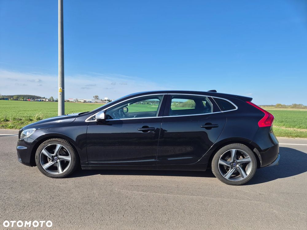 Volvo V40 D2 R Design - 4