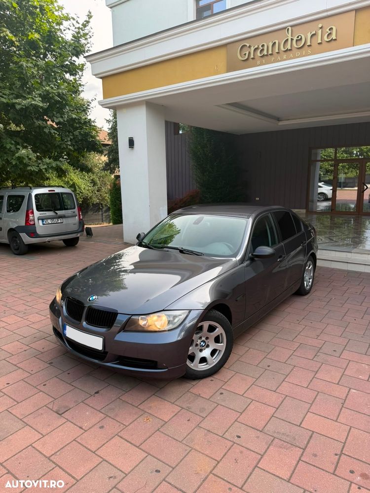 BMW Seria 3 320i - 3