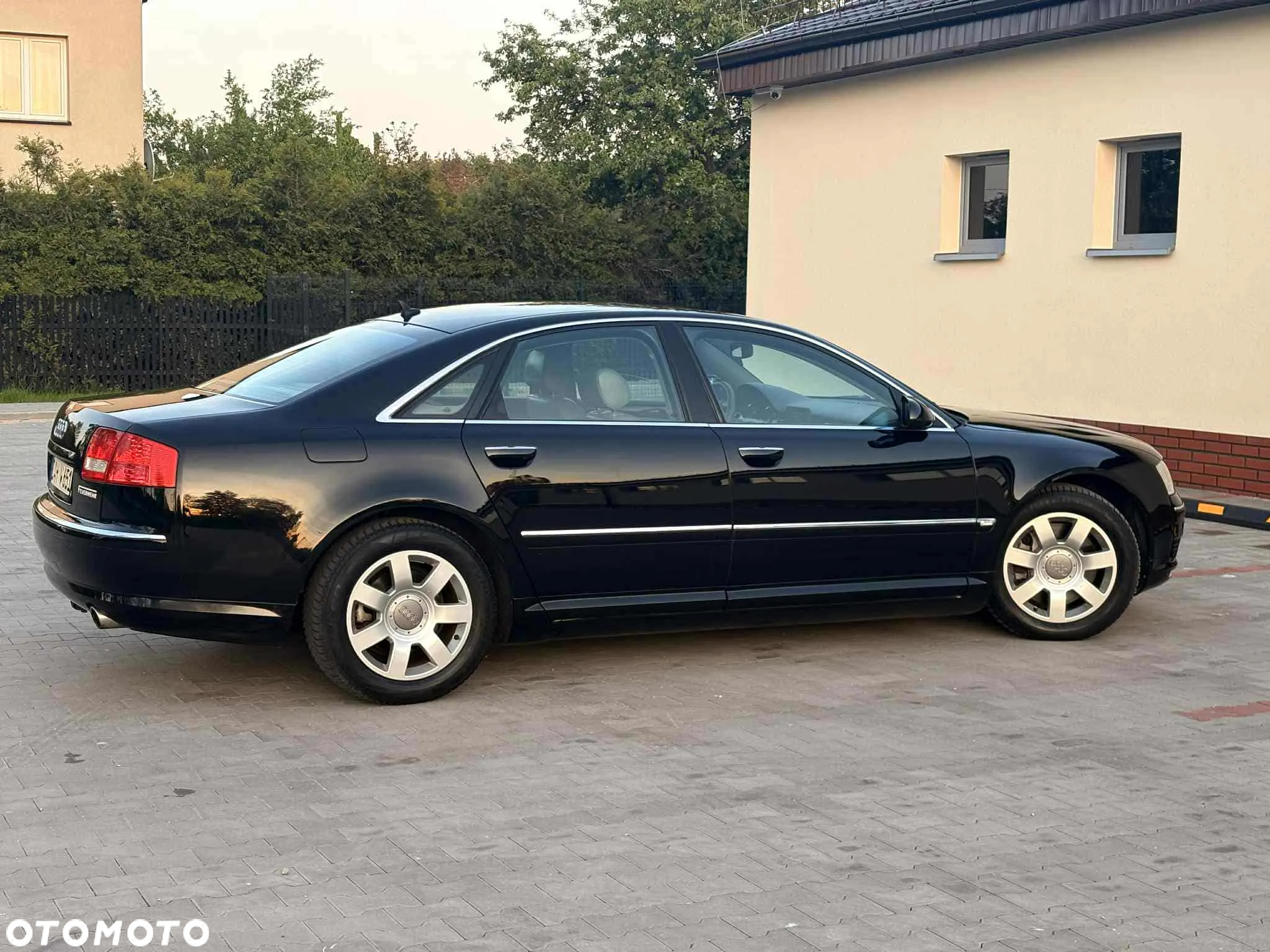 Audi A8 4.2 Quattro - 9