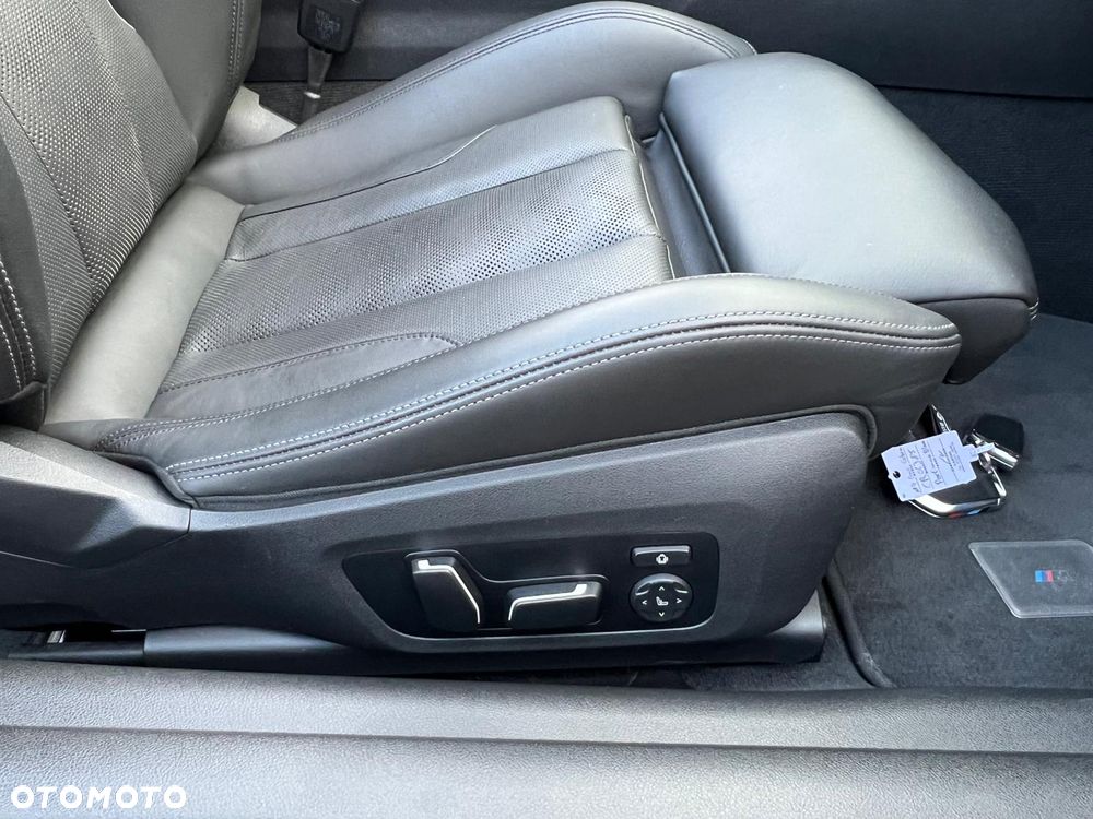 BMW M4 Competition M xDrive - 19