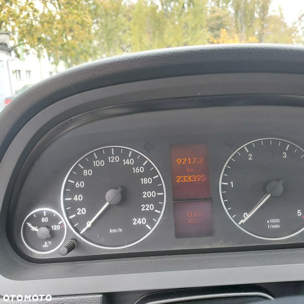 Mercedes-Benz B-Class 2009 photo 2