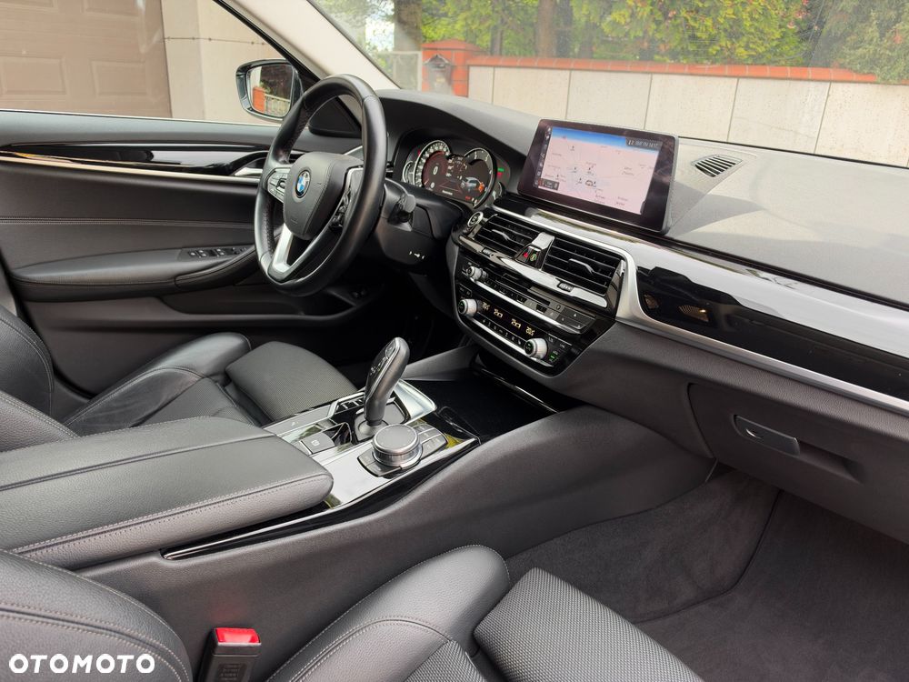 BMW Seria 5 520d Sport Line sport - 15