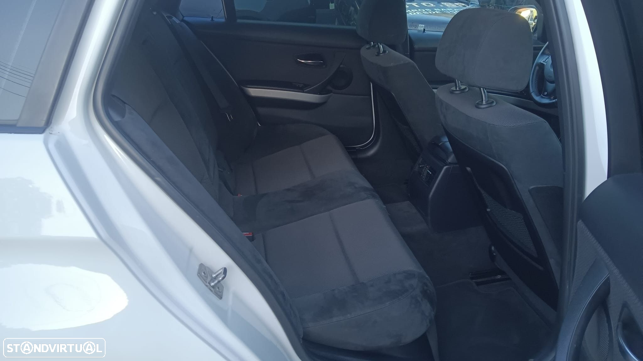 BMW 318 d Touring Navigation Sport - 12