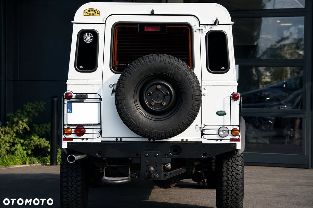 Land Rover Defender 2.4 TD4 SE - 9