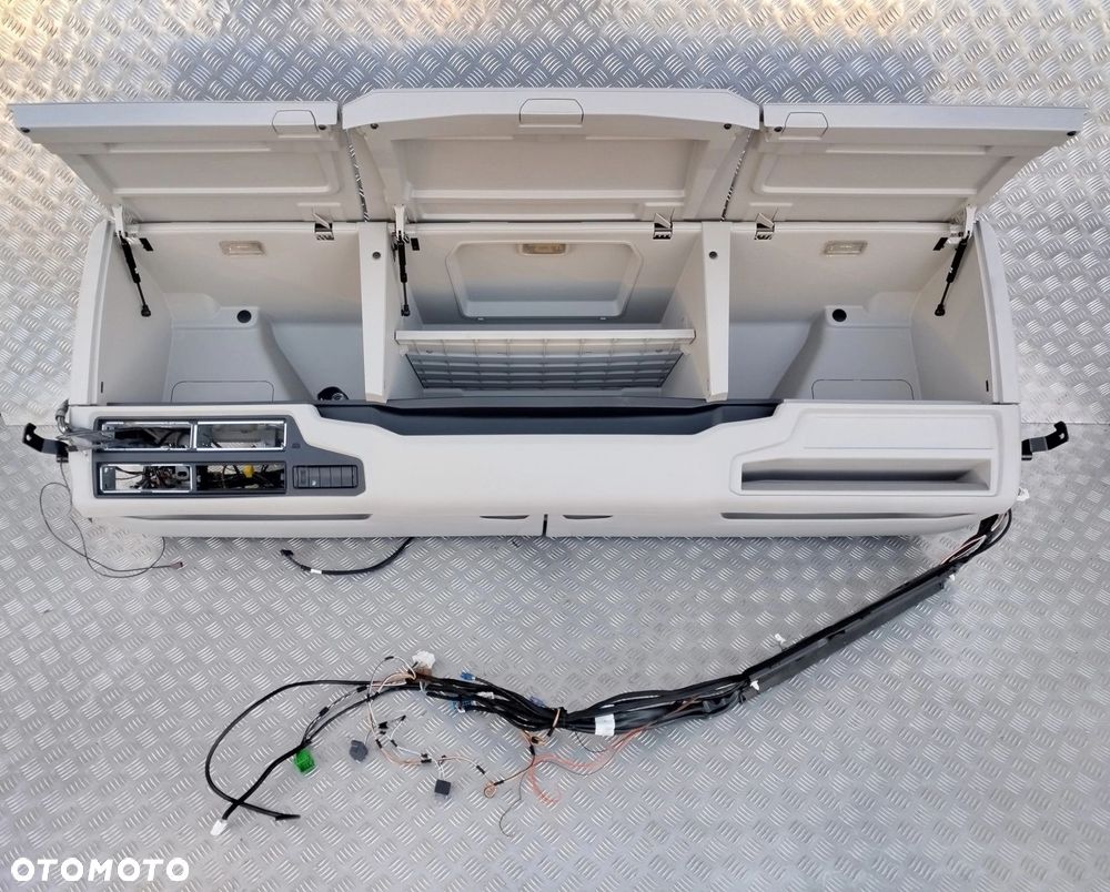 PÓŁKA KOKPIT GÓRNY SCANIA NTG - 2