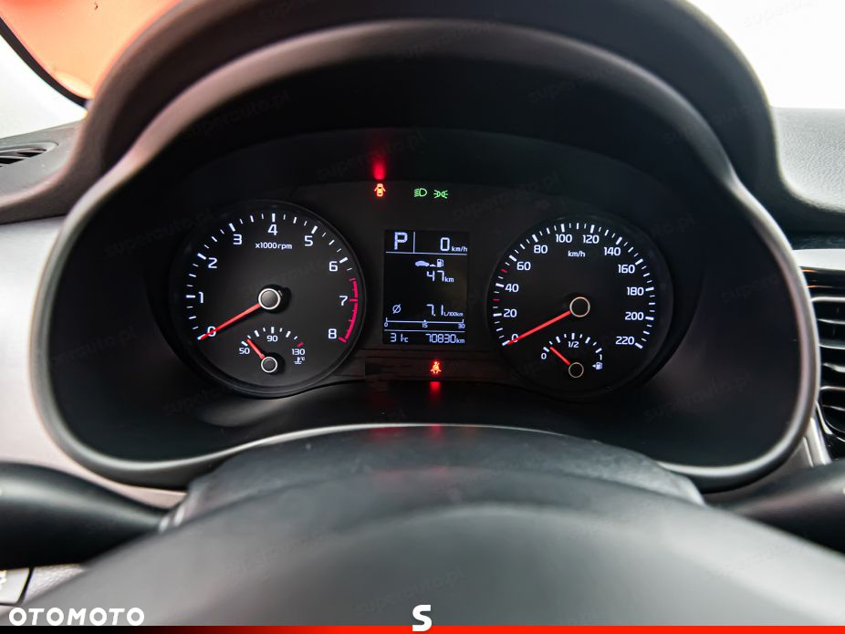 Kia Stonic 1.4 L - 14